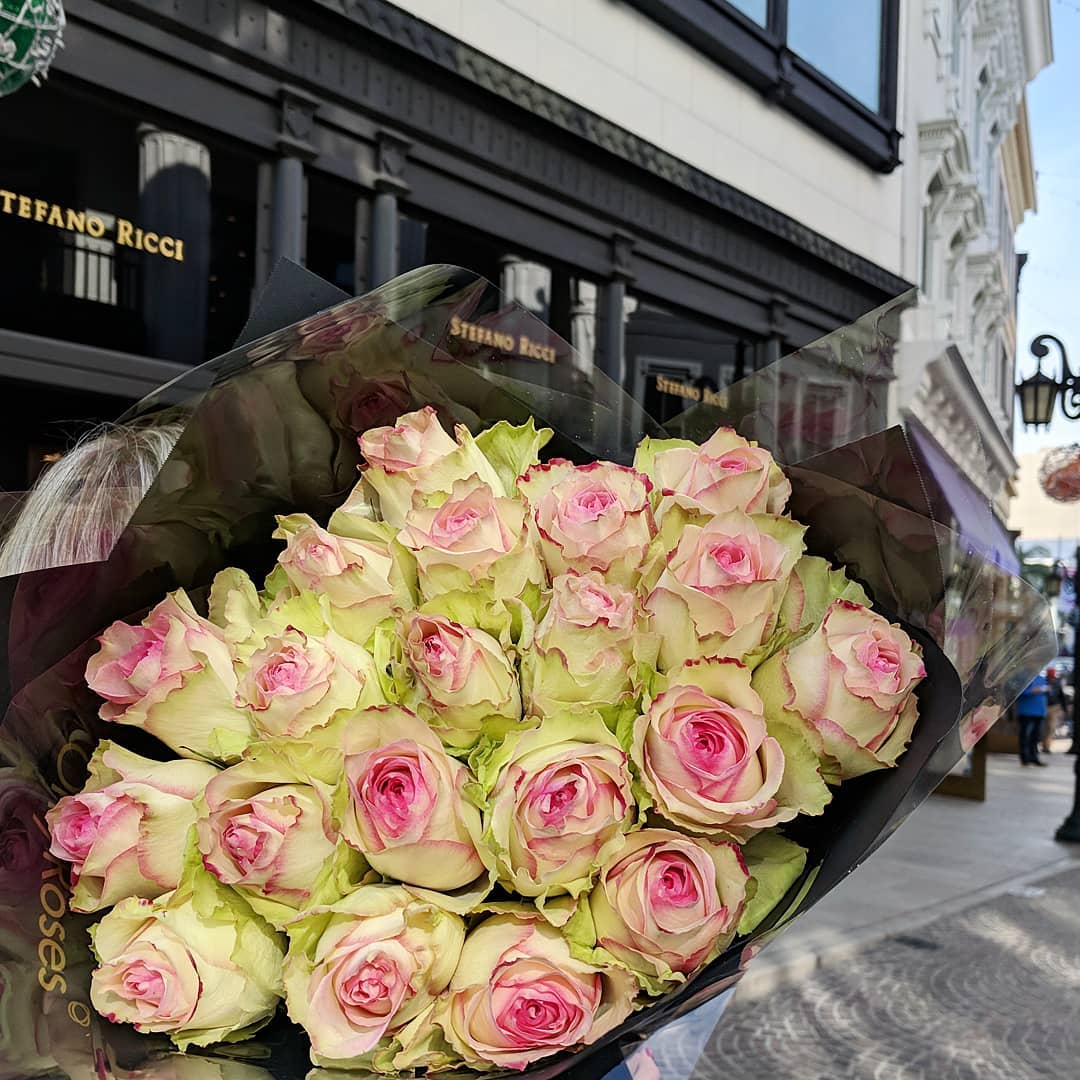 Commissioning the Perfect Bouquet: A Bespoke Guide