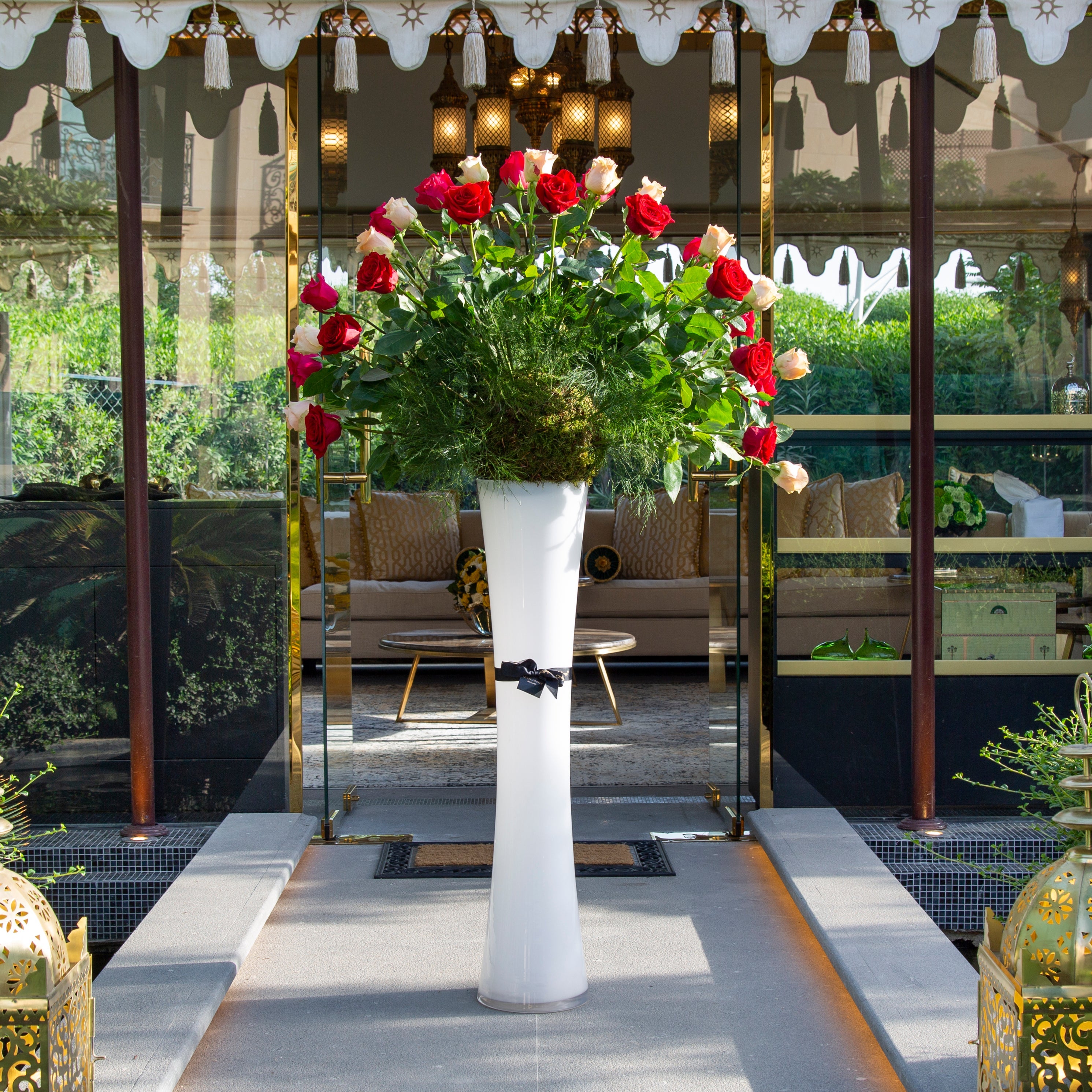 Bouquet, Box or Sculpture? A Guide to Luxury Rose Formats