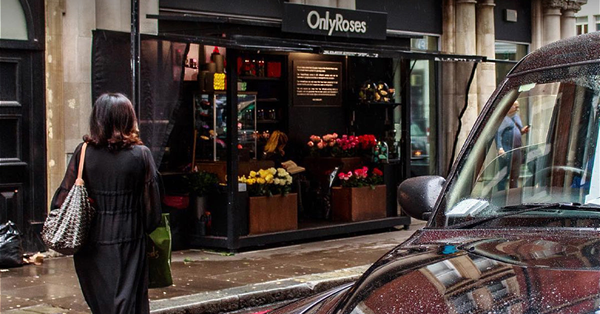 Luxury Roses Delivered in Knightsbridge