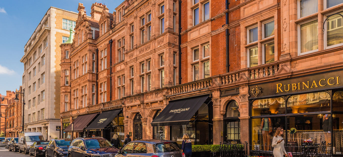Luxury Roses Delivered in Mayfair